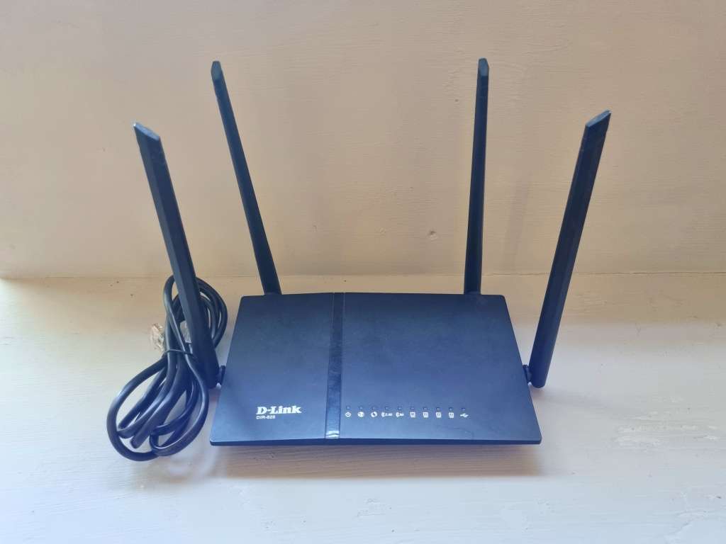 Wireless Routers Dlink DIR825 WiFi Gigabit Router (No power cable